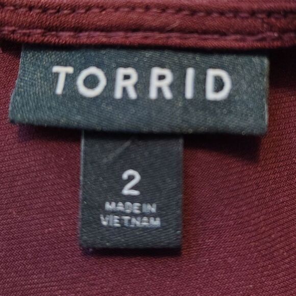 Torrid Bodysuit Long Sleeve Twisted V-neck Bodice Snap Strap Burgundy Size L/13 - Picture 7 of 10